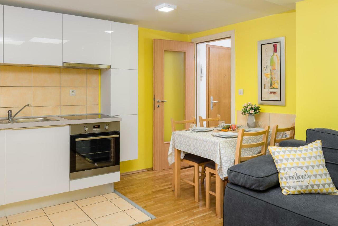 Apartment Medak City Center Nena Split Bagian luar foto